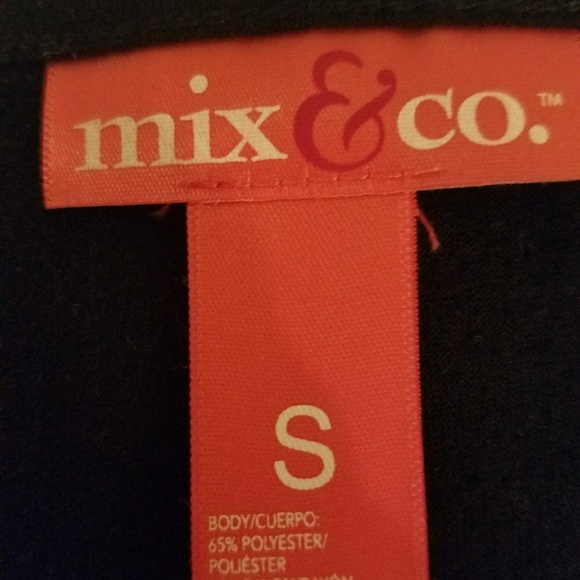 💋Black Tee With Lace Detail - Picture 3 of 3